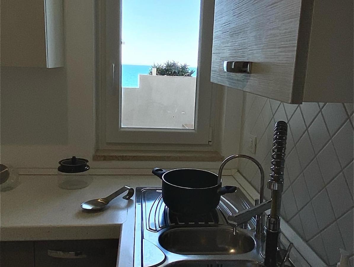 Bari Nalasia Beach Apartment Exteriör bild